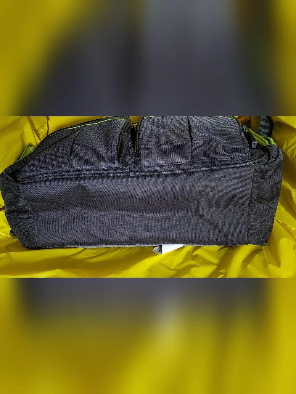 Eddie Bauer Duffle Bag Carrying Strap Insulated Bottle Holder Many Compartments.
